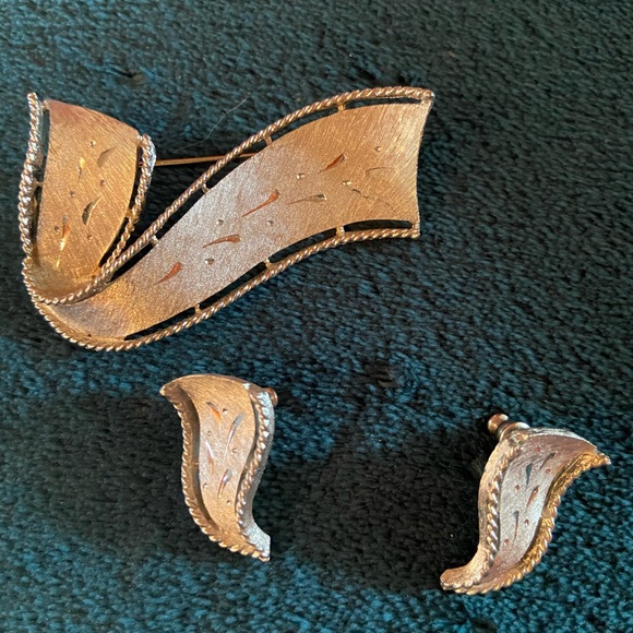 Vintage Silver Brooch and Earring Set - Picture 2 of 3